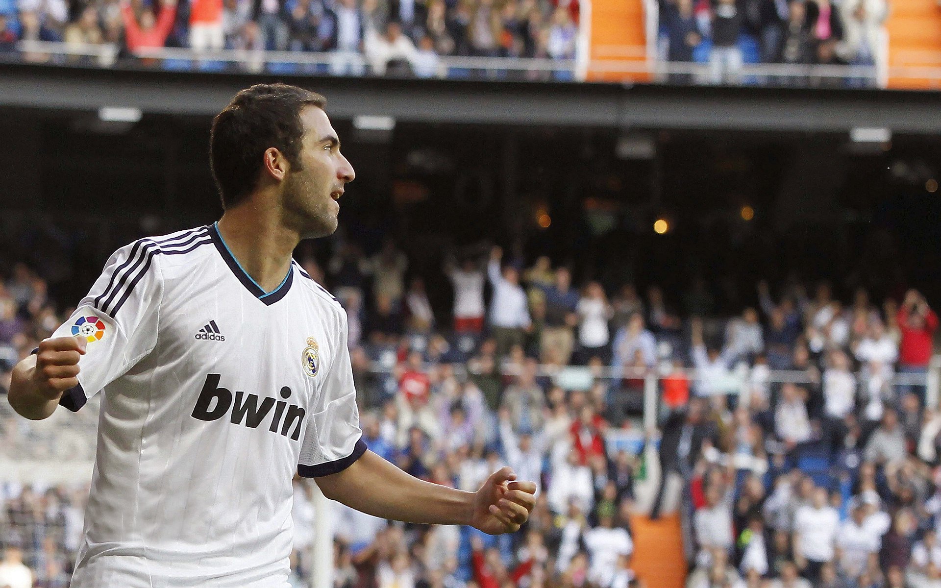 伯镇逆转格里姆斯比，完美逆袭，球队积极备战下一回合，伯格理简介